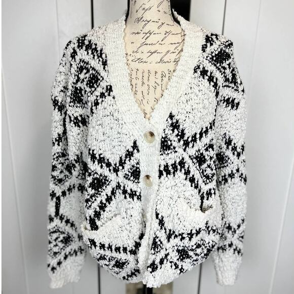 HYFVE Black White Oversized Popcorn Knit Button Down Cardigan Sweater Size Small - Picture 3 of 13